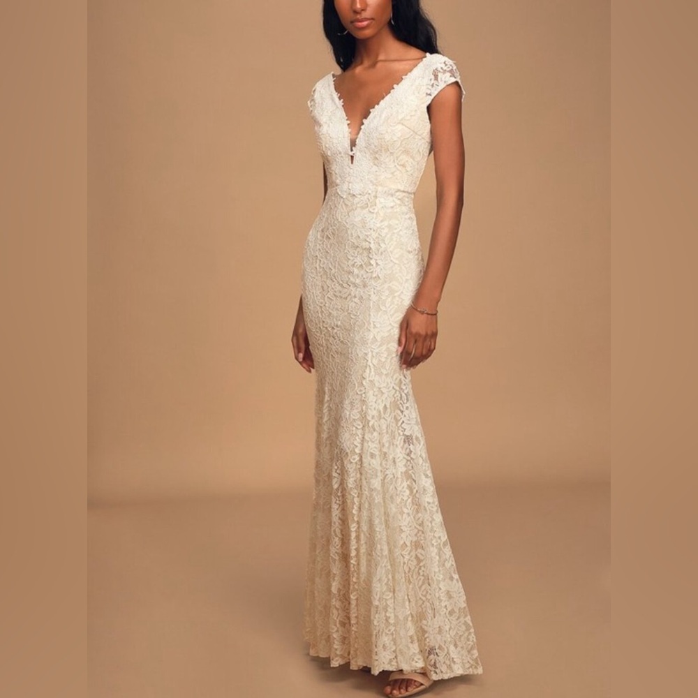 Lulu's Cream Lace V-Neck Cap Sleeve Wedding Gown